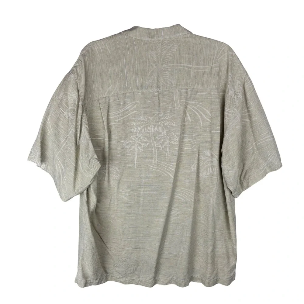 Tommy Bahama Camp Shirt Green 100% Silk Hawaiian Palm Trees Wooden Buttons Men L - Picture 3 of 12